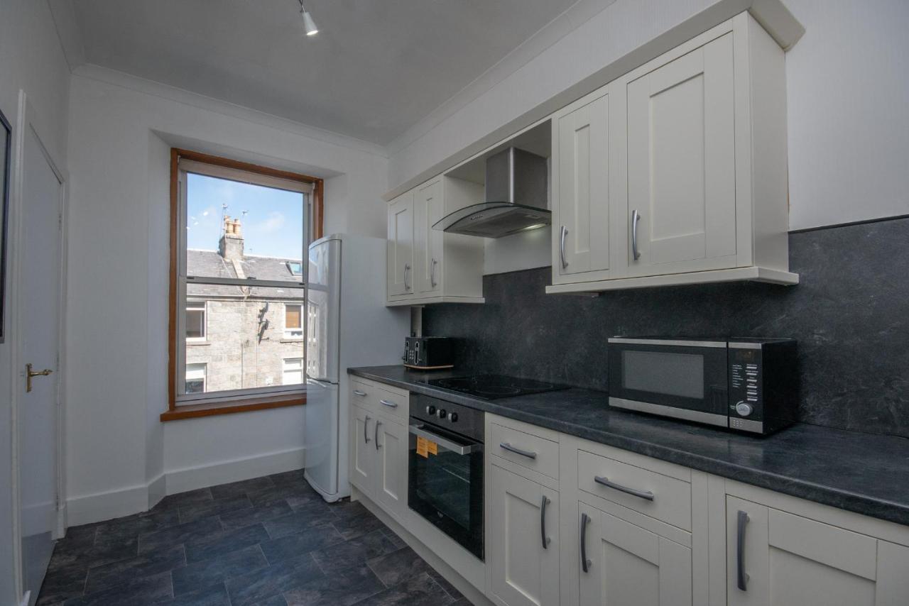 Dwellcome Home Ltd 1 Bed Apt, Half Mile To Union Street Yet Quiet, Free Parking, Fast Wifi, Ideal For Long Term Contractor, Etc Stays, Fully Equipped Kitchen, Regular Housekeeping Option - See Our Site For Assurance Aberdeen Eksteriør bilde