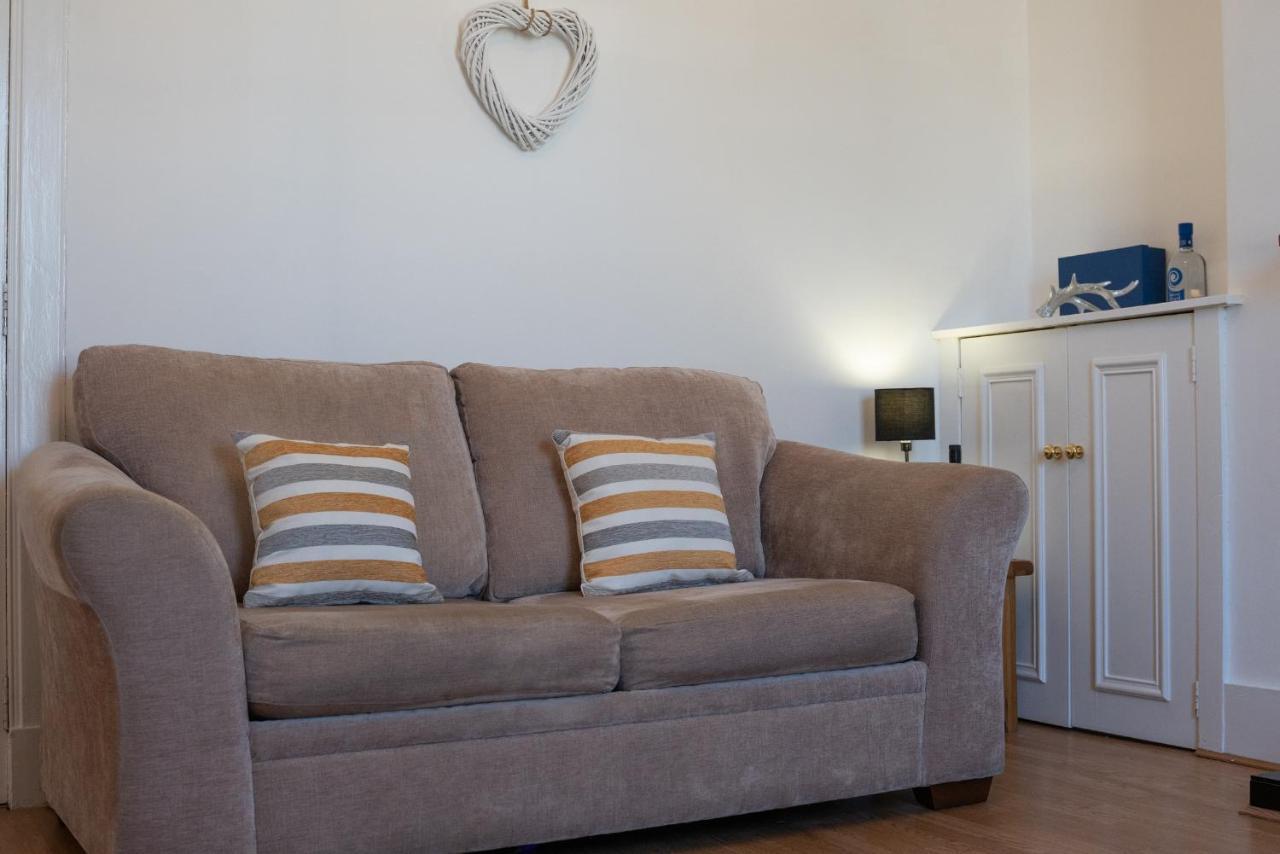 Dwellcome Home Ltd 1 Bed Apt, Half Mile To Union Street Yet Quiet, Free Parking, Fast Wifi, Ideal For Long Term Contractor, Etc Stays, Fully Equipped Kitchen, Regular Housekeeping Option - See Our Site For Assurance Aberdeen Eksteriør bilde