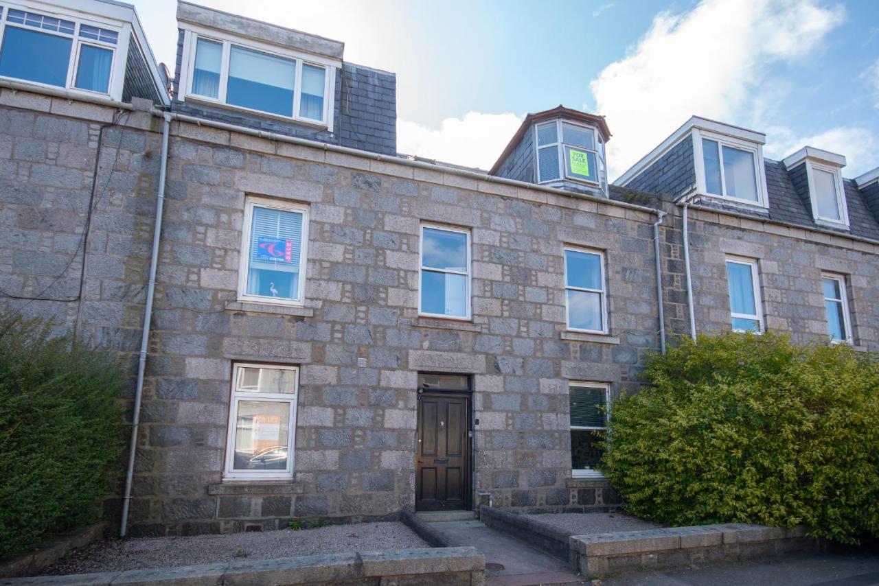 Dwellcome Home Ltd 1 Bed Apt, Half Mile To Union Street Yet Quiet, Free Parking, Fast Wifi, Ideal For Long Term Contractor, Etc Stays, Fully Equipped Kitchen, Regular Housekeeping Option - See Our Site For Assurance Aberdeen Eksteriør bilde